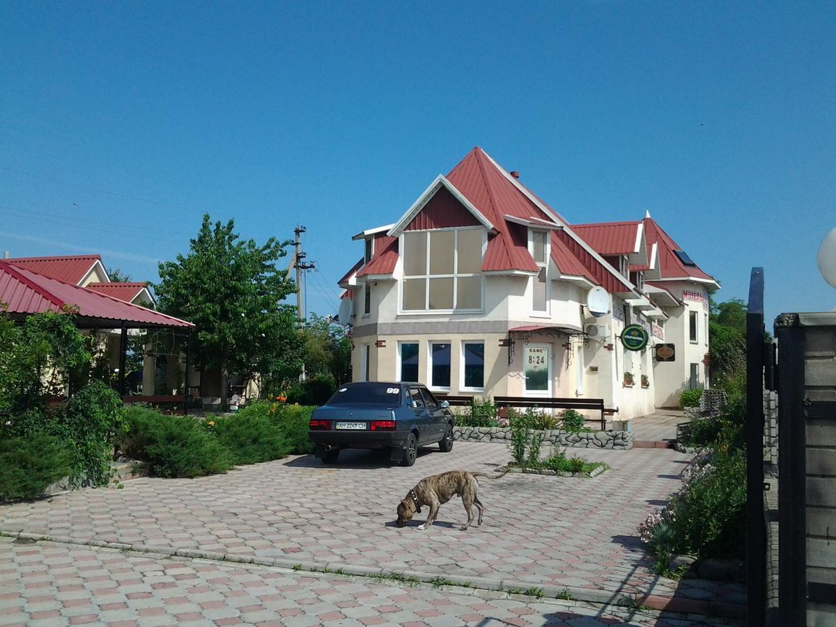 Beregynya Motel Yuzhnoukrainsk Exterior photo